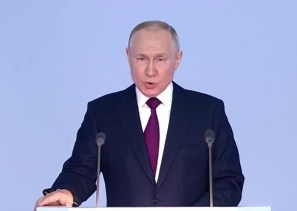 普京称俄罗斯将暂时停止参与《新削减战略武器条约》