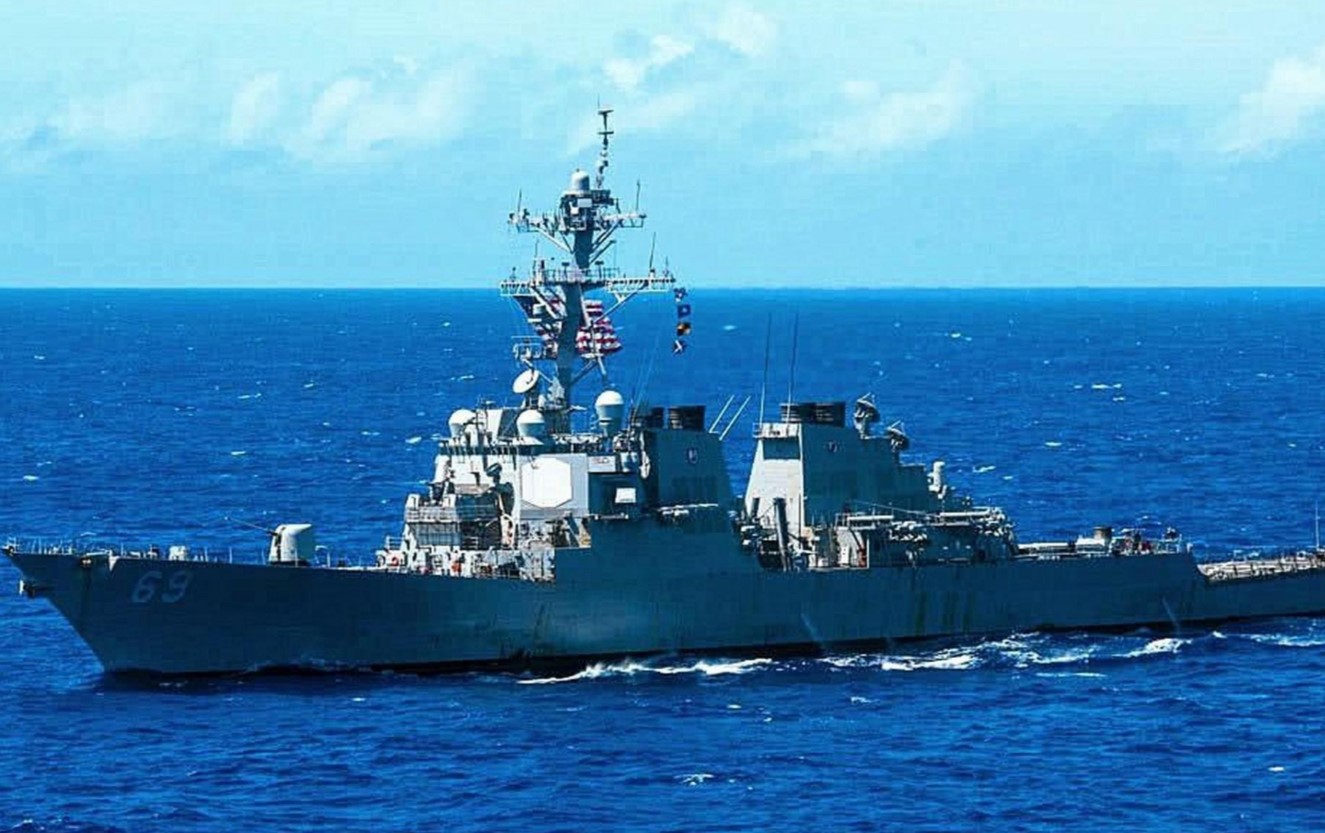 美国导弹驱逐舰擅闯中国南沙岛礁邻近海域（2023美舰擅闯海域）