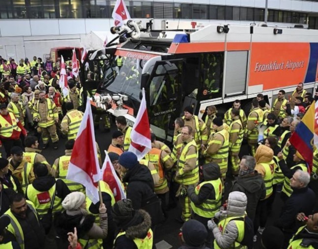 德国交通业发生31年内最严重罢工，参与者30多万人（2023德国罢工）