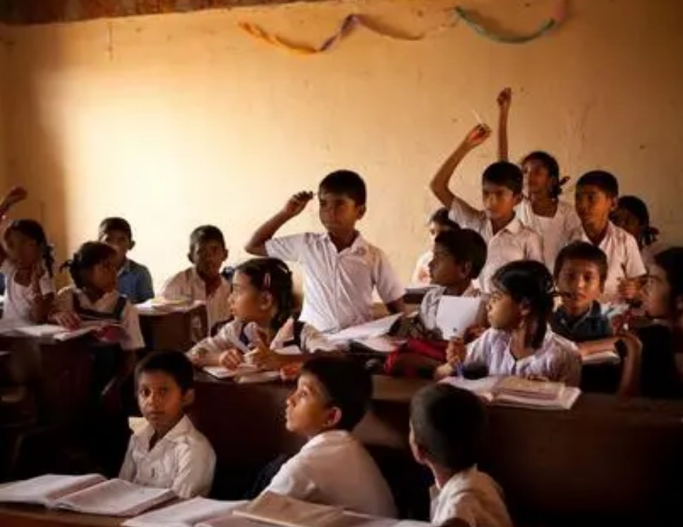 印度成为世界第一人口数量的国家，文盲规模也居全球首位（2023印度教育问题）
