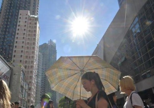 北京史上首次连续两日气温突破 40℃，注意防晒（2023北京气温）