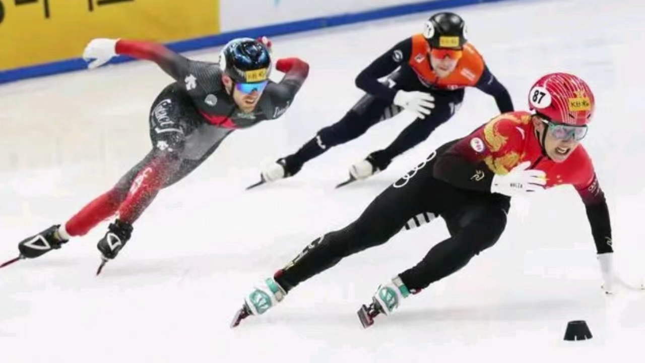 中国队男子5000米接力摘金，女子1500米半决赛中也占据前排