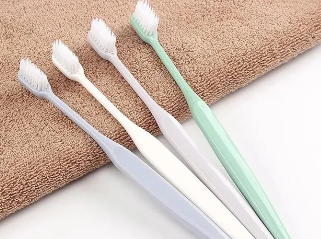 牙刷能不能放在卫生间 给戴个牙刷套更卫生吗（2023牙刷能不能放在卫生间）